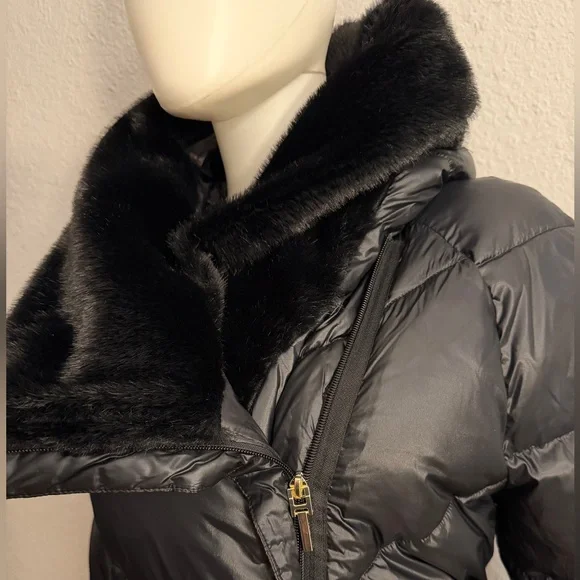 NWT‎ H by HALSTON Black Quilted Puffer Coat Asymmetric Oversized Faux Fur Collar - Picture 5 of 17